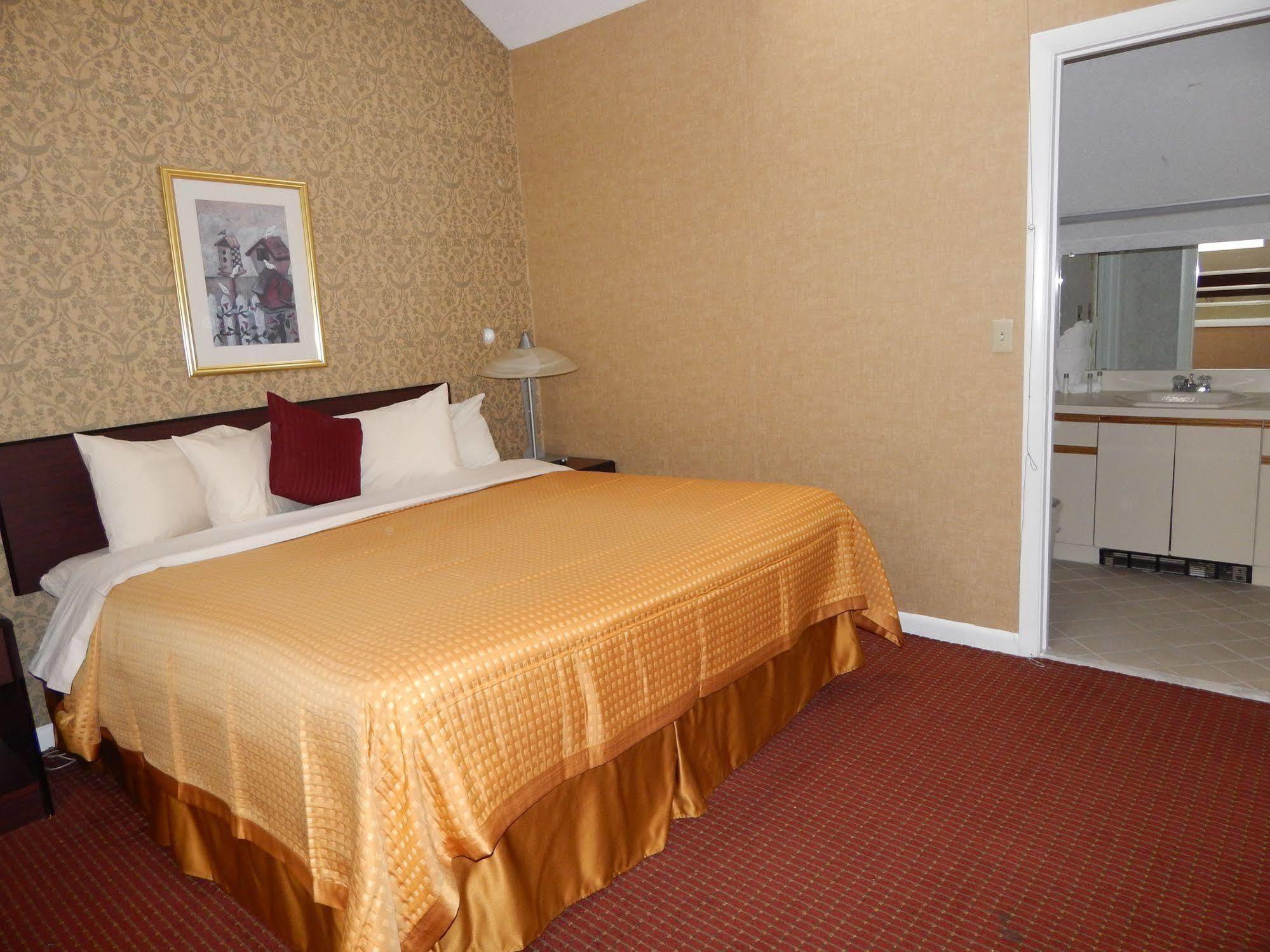Hotel Admiralty & - A Red Collection 3*